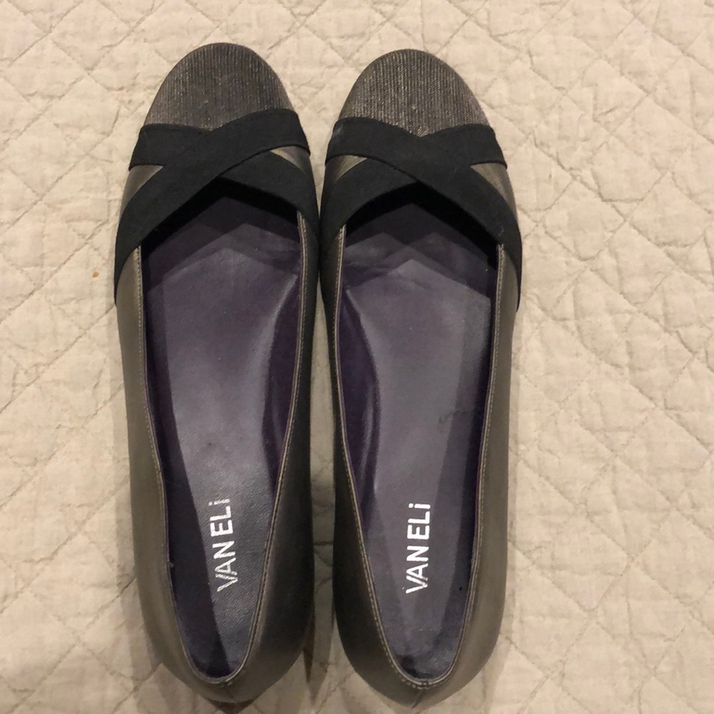 Vaneli leather flats 12 M